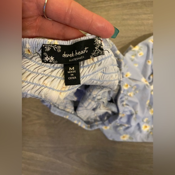 Maternity flower shirt - Picture 3 of 3